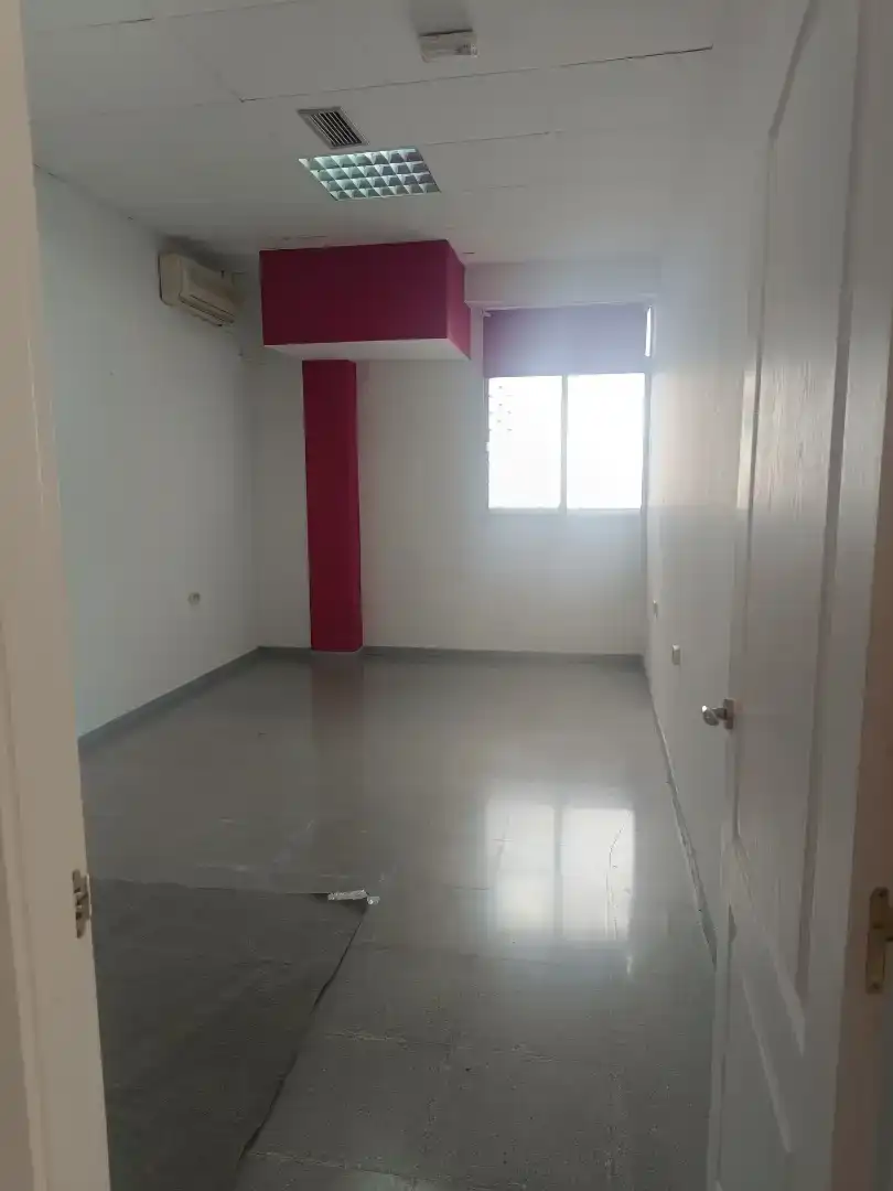 Planta baja de alquiler en Dos Hermanas con Aire acondicionado