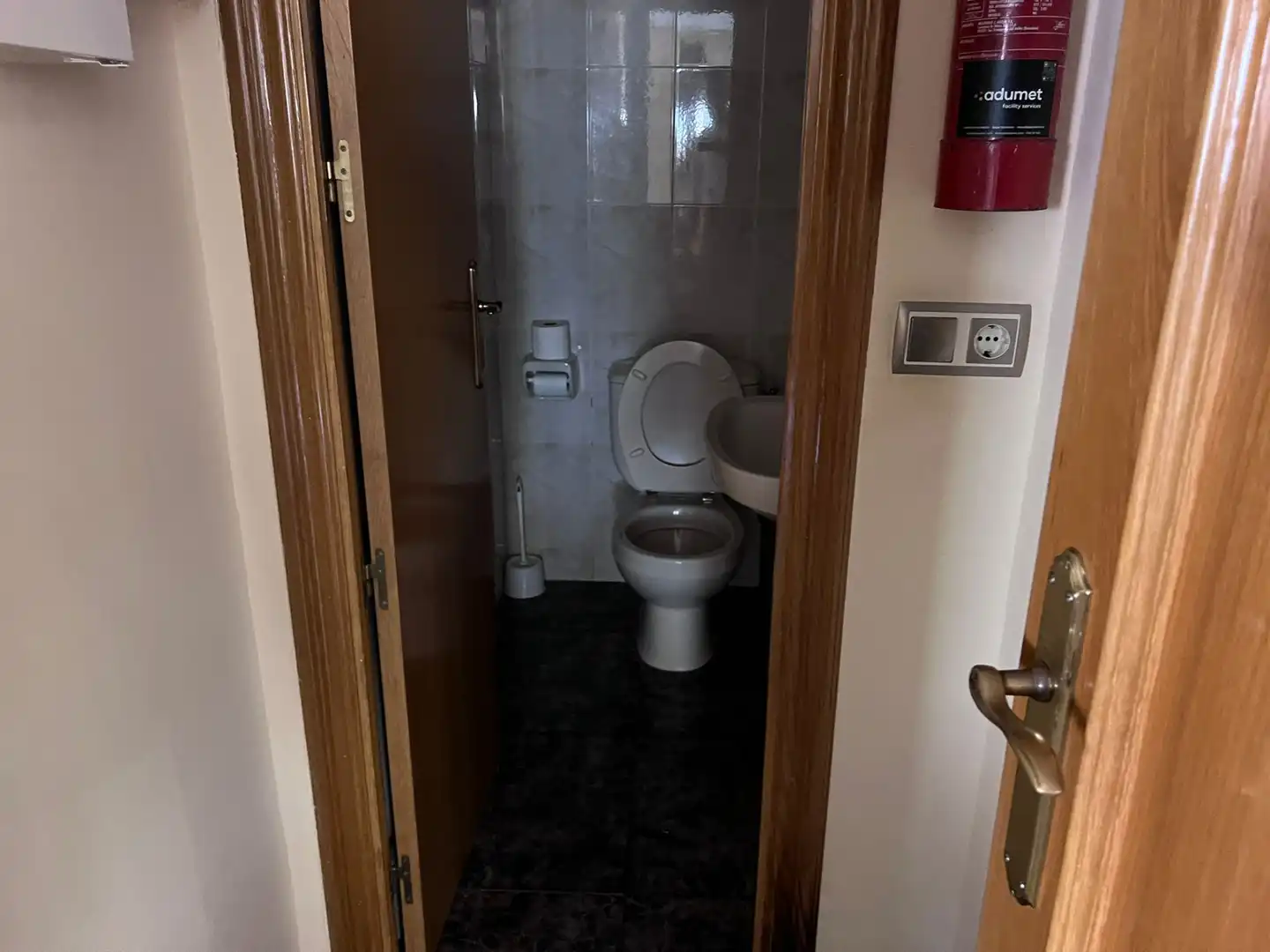 Bany de Local de lloguer en Vilassar de Dalt amb Aire condicionat, Calefacció i Terrassa
