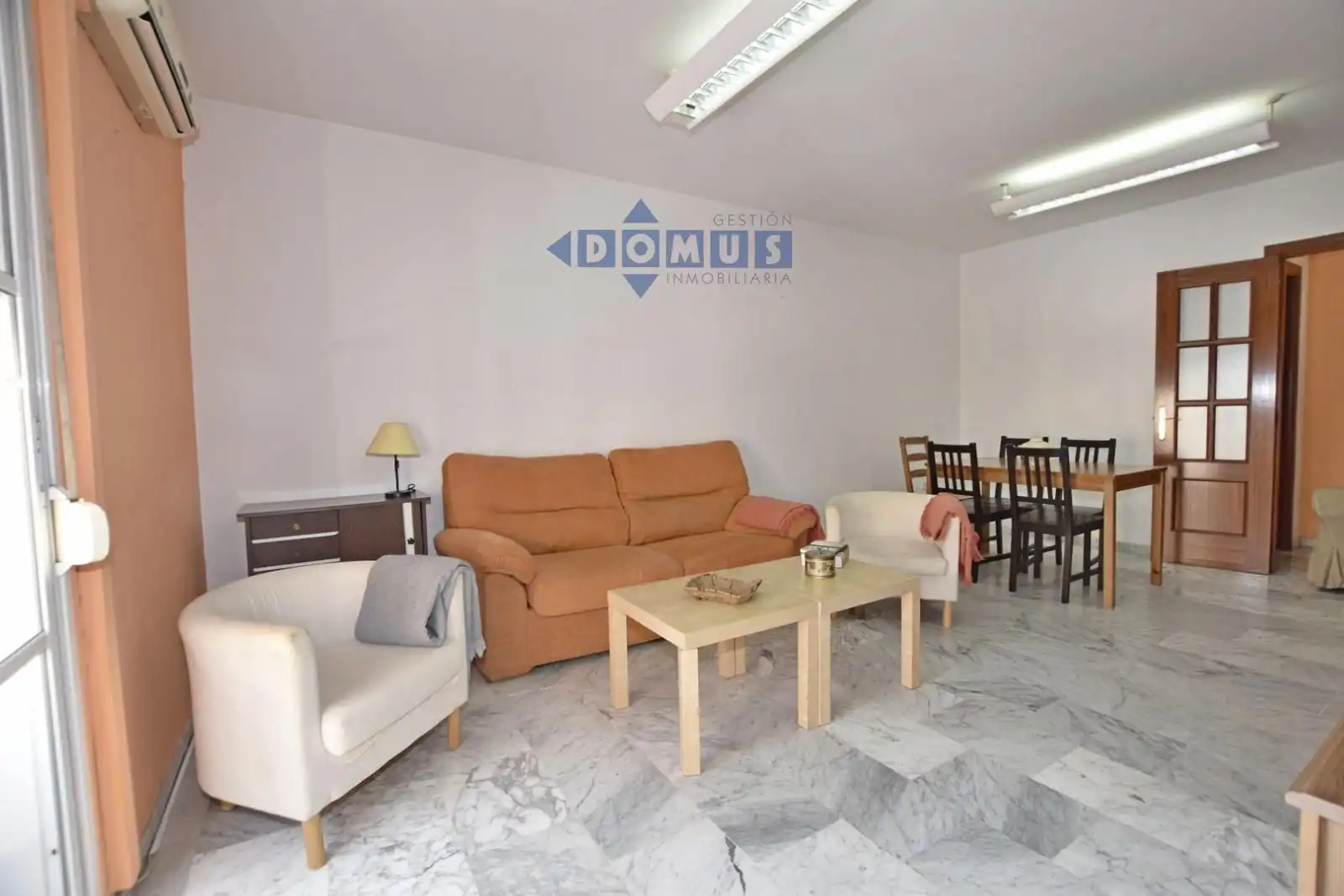 Living room of Flat for sale in Ronda  with Air Conditioner, Terrace and Furnished