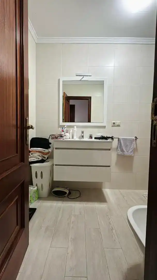 Bany de Pis de lloguer en Porto do Son amb Parquet, Moblat i Balcó