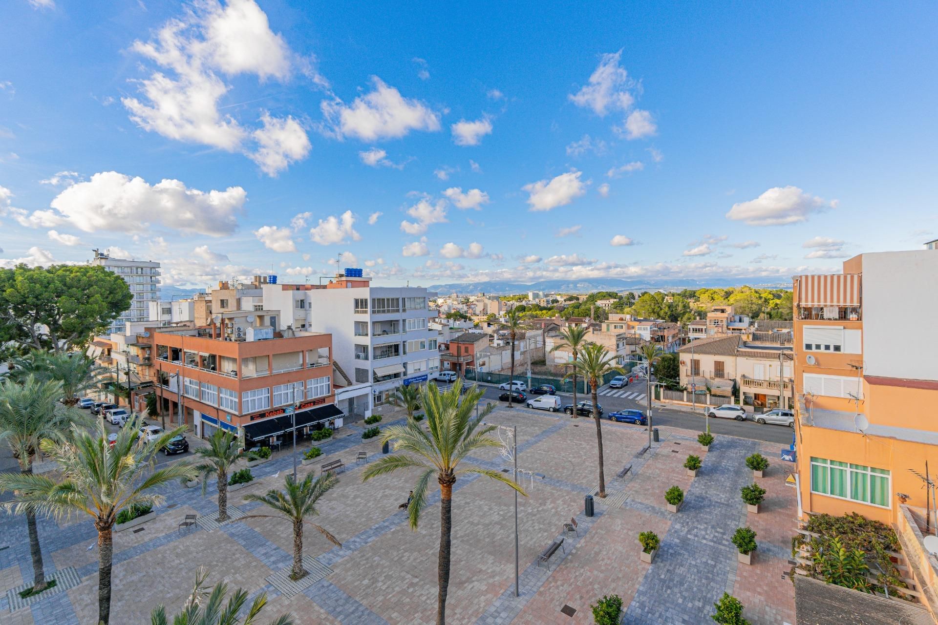 Vista exterior de Pis en venda en Llucmajor amb Terrassa i Balcó
