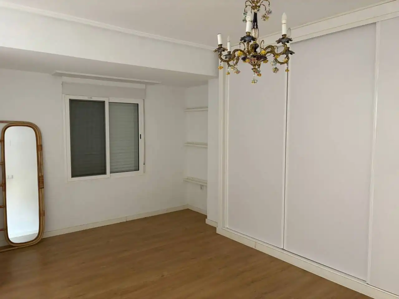 Bedroom of Flat for rent in Valencia  with Air Conditioner and Balcony