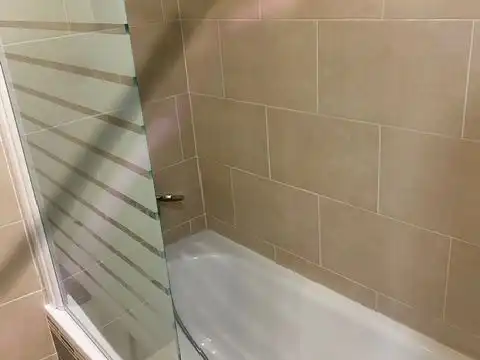 Baño de Piso de alquiler en El Espinar con Aire acondicionado, Calefacción y Parquet