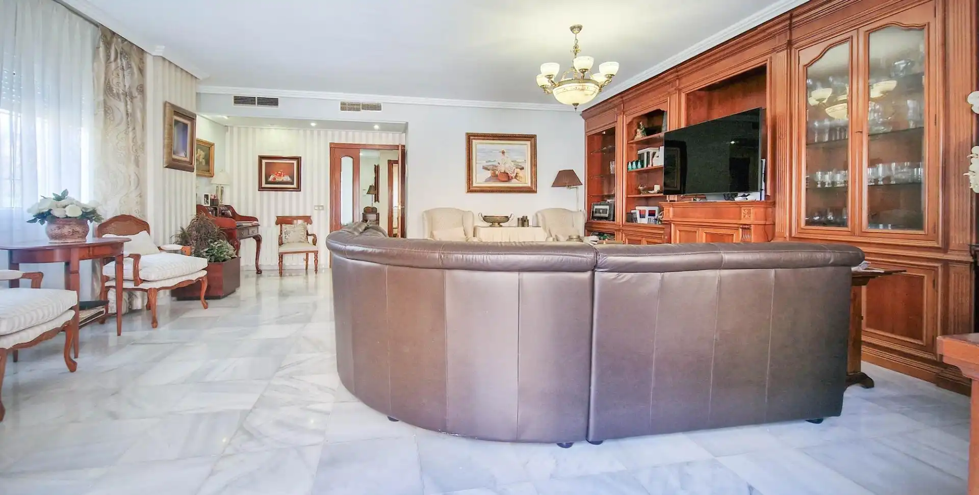 Sala d'estar de Casa adosada en venda en Badajoz amb Aire condicionat, Jardí privat i Terrassa