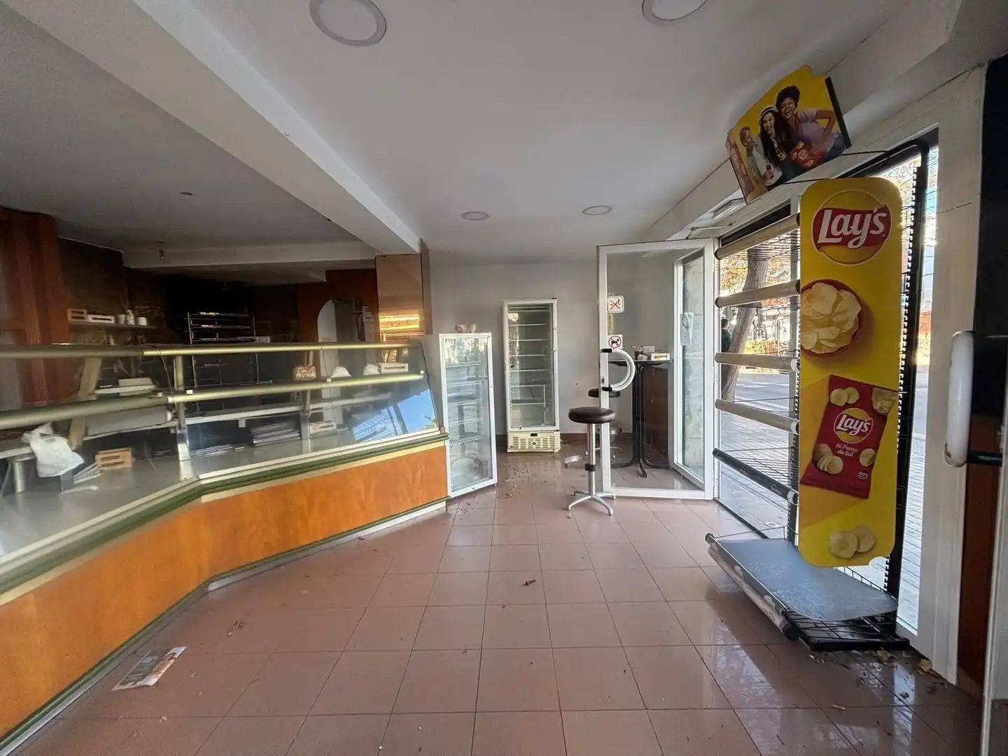 Gewerbefläche zur Miete in Avenida dels Banys, imagen 4