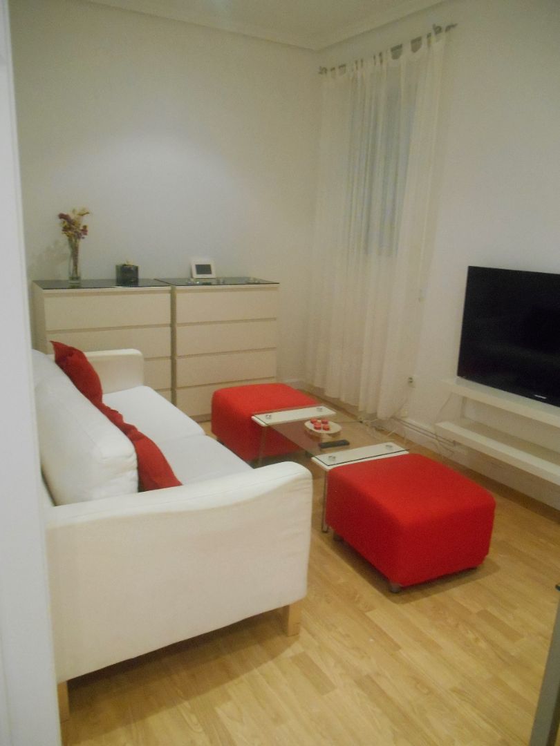 Bedroom of Flat to rent in  Madrid Capital  with Air Conditioner, Heating and Furnished