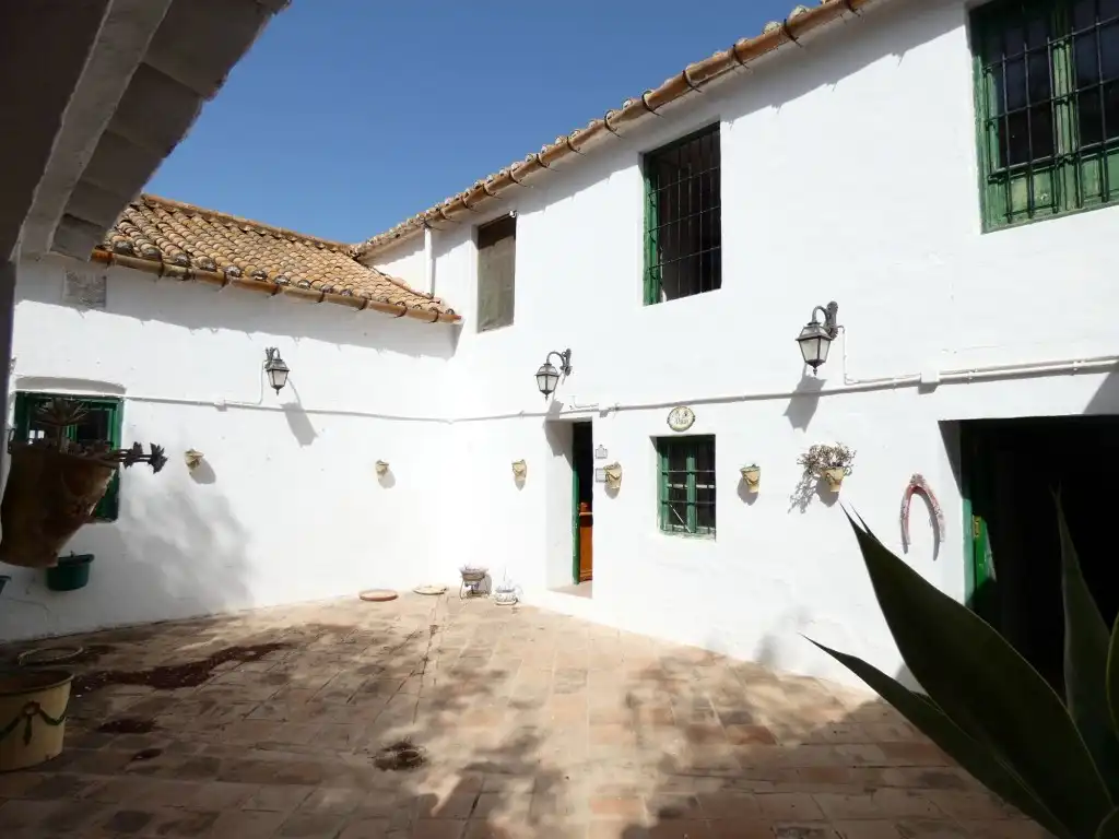 Country homes for sale in Almayate