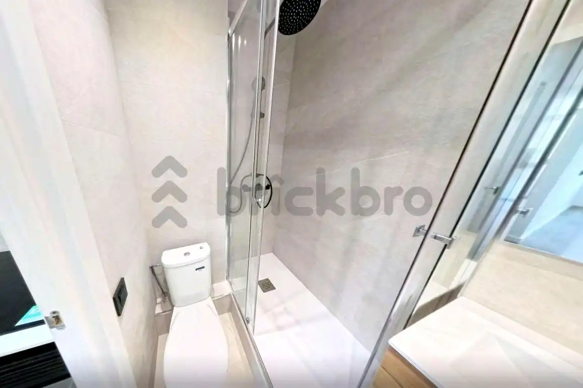 Bany de Oficina en venda en Barcelona