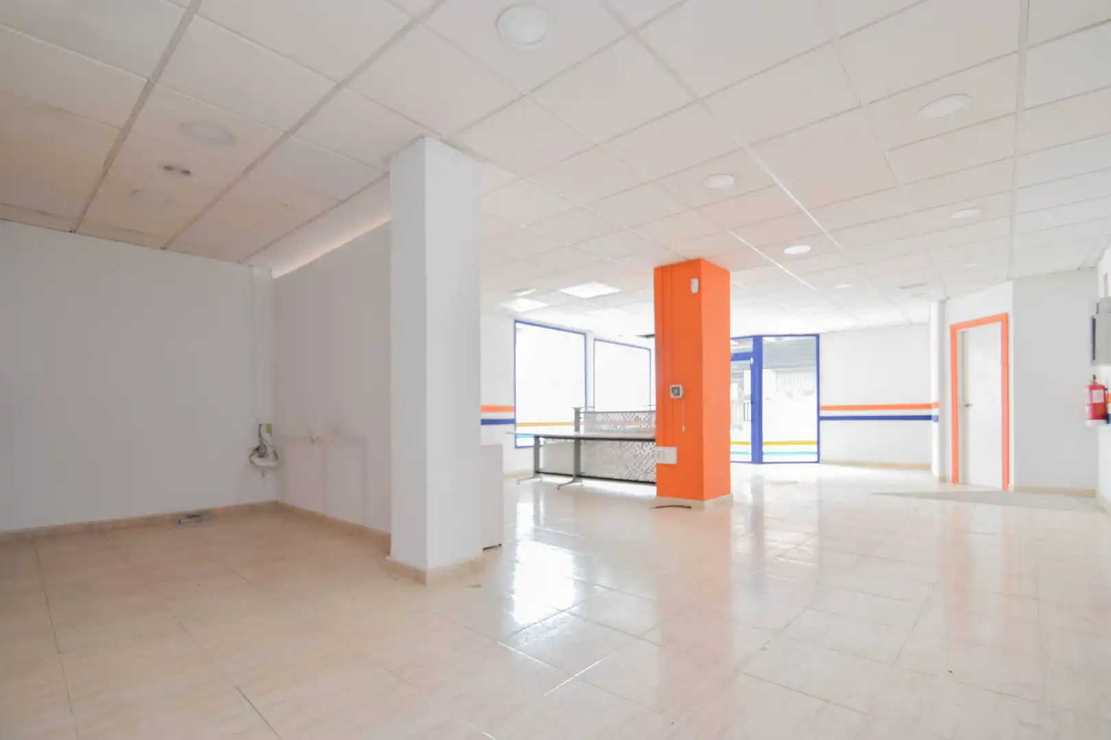 Locale commerciale in vendita a San Antón, imagen 6