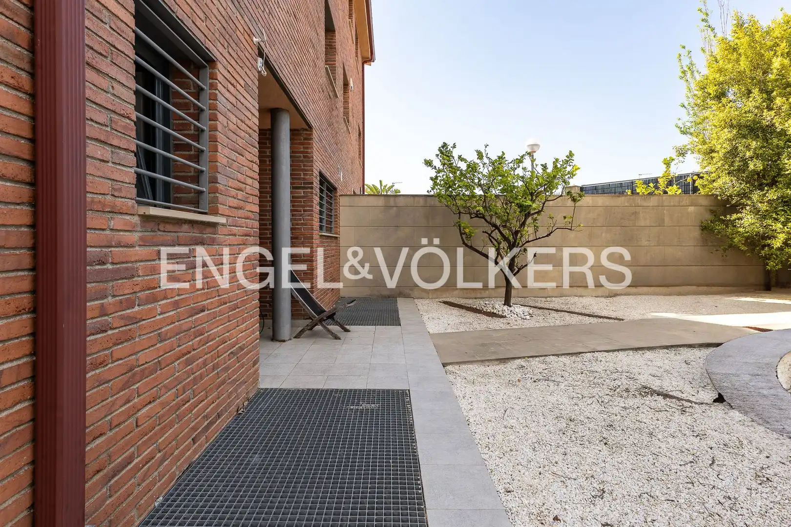 Terraza de Casa adosada de alquiler en Tiana con Aire acondicionado, Calefacción y Jardín privado