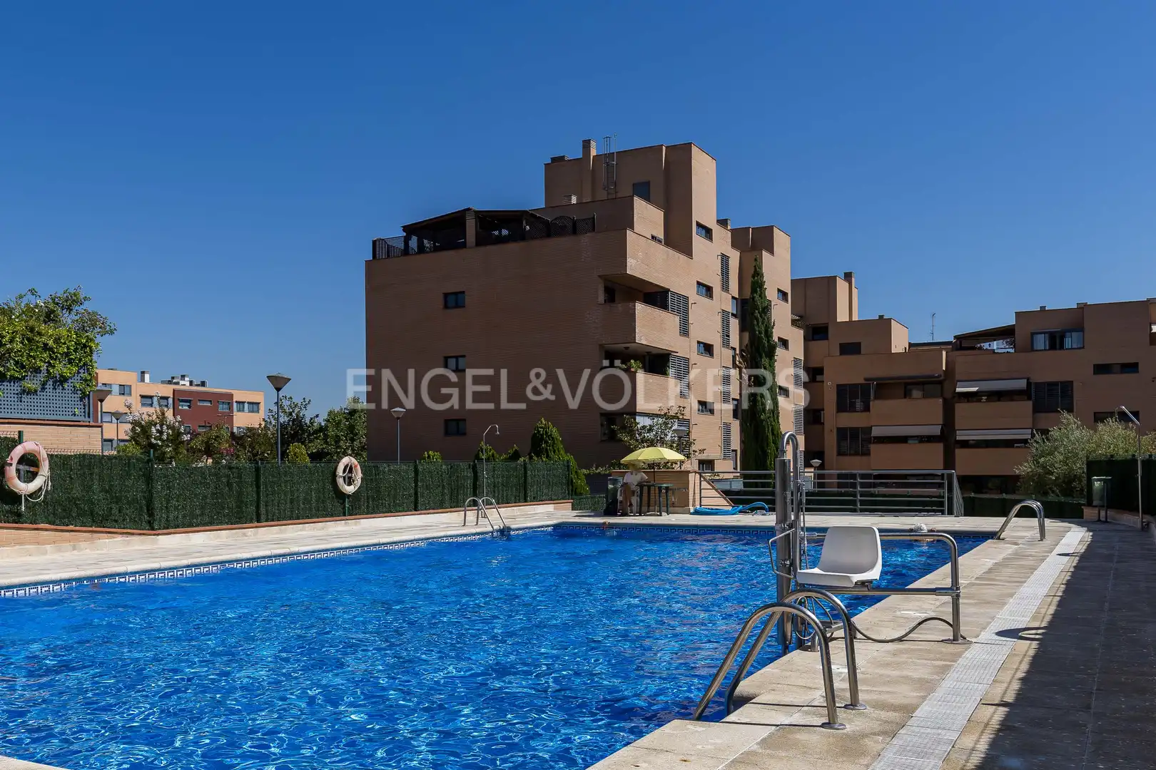Piscina de Piso en venta en San Sebastián de los Reyes con Aire acondicionado, Calefacción y Jardín privado