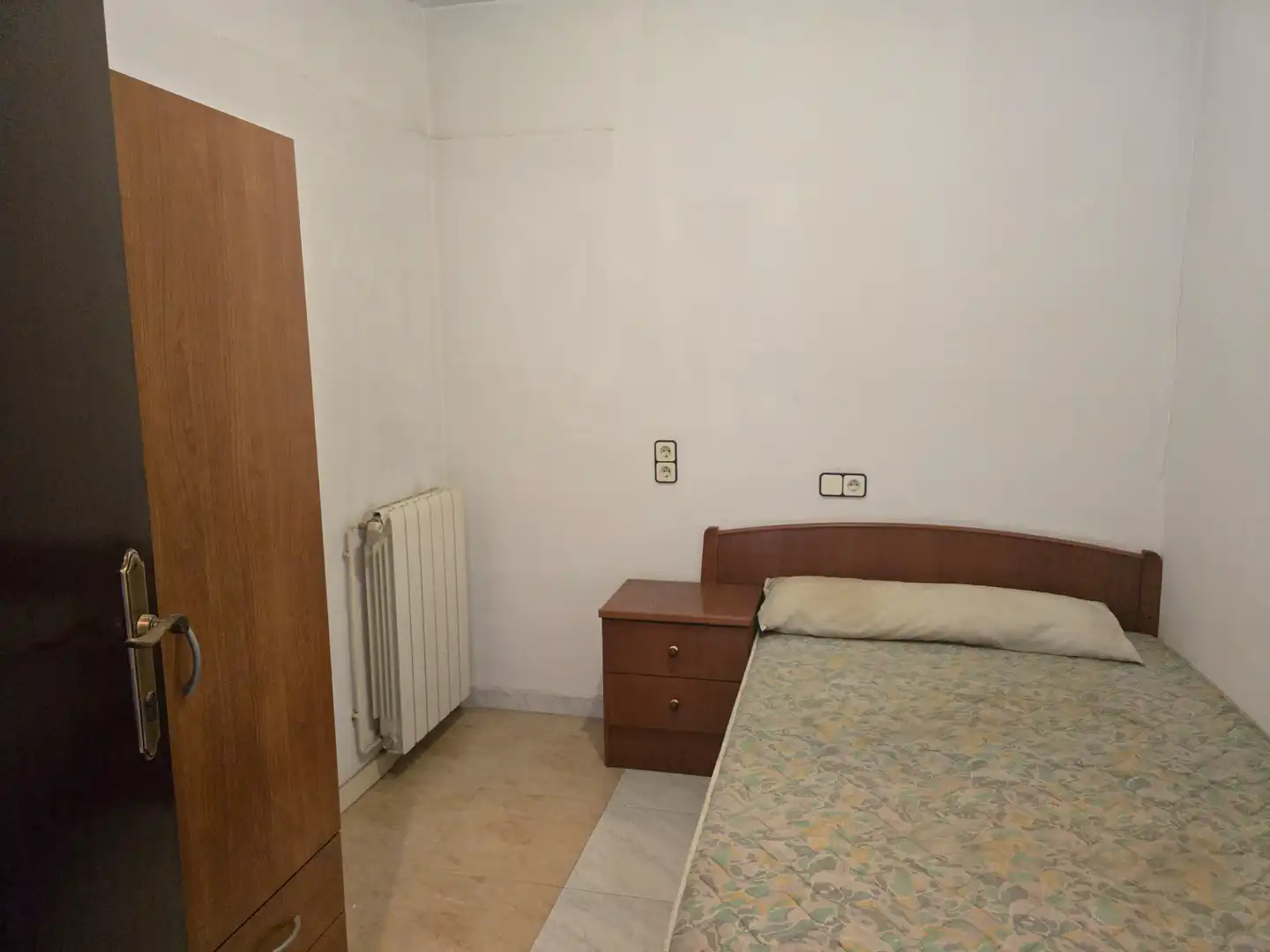 Habitación de Casa adosada en venta en Sabadell con Calefacción