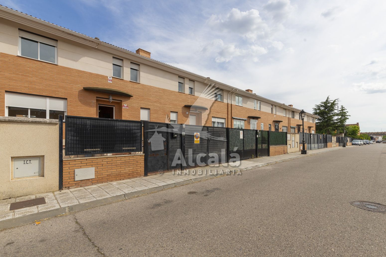 Exterior view of Single-family semi-detached for sale in Alovera  with Heating, Private garden and Terrace