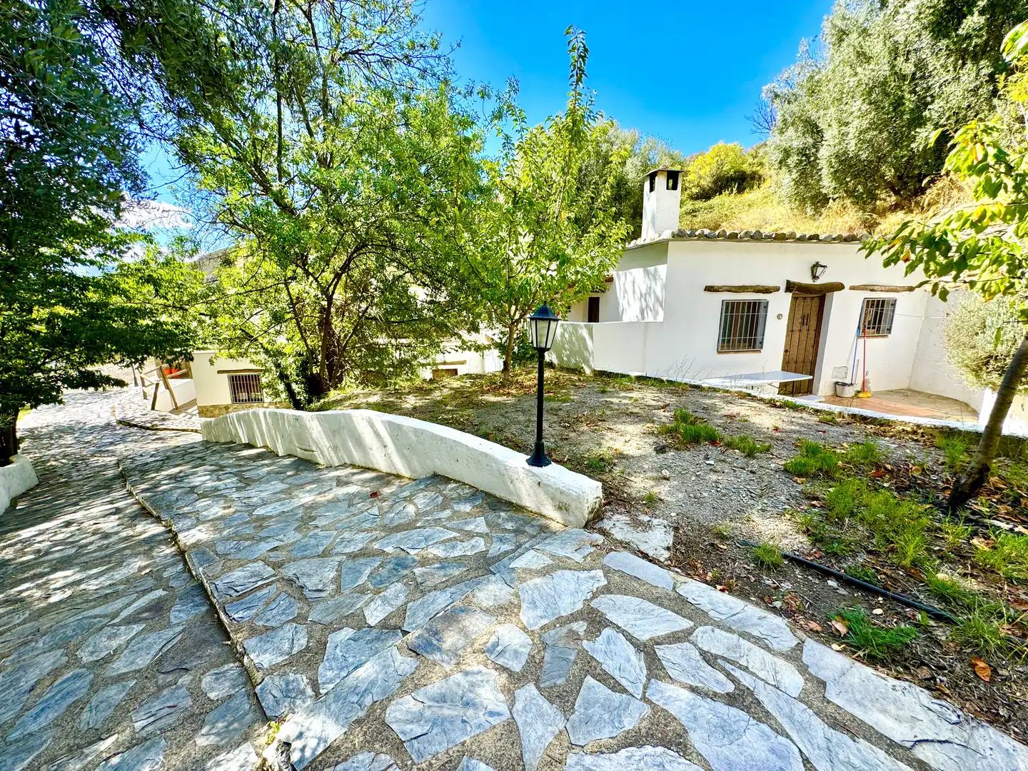Vista exterior de Terreno en venta en Alpujarra de la Sierra