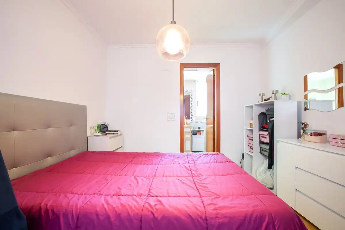 Habitación de Ático en venta en Mislata con Aire acondicionado, Calefacción y Jardín privado