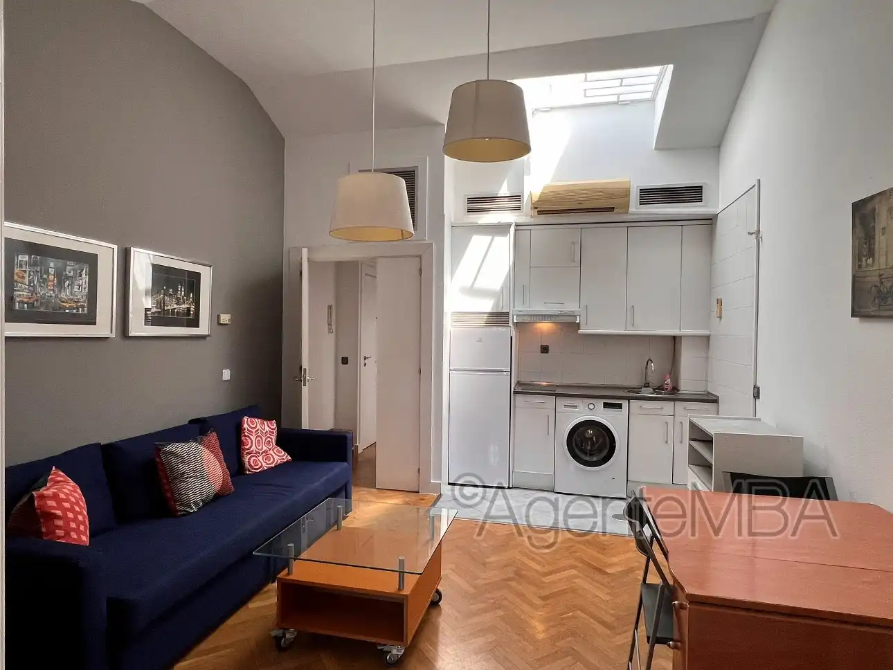 Living room of Flat for rent in Madrid  with Air Conditioner, Heating and Parquet flooring