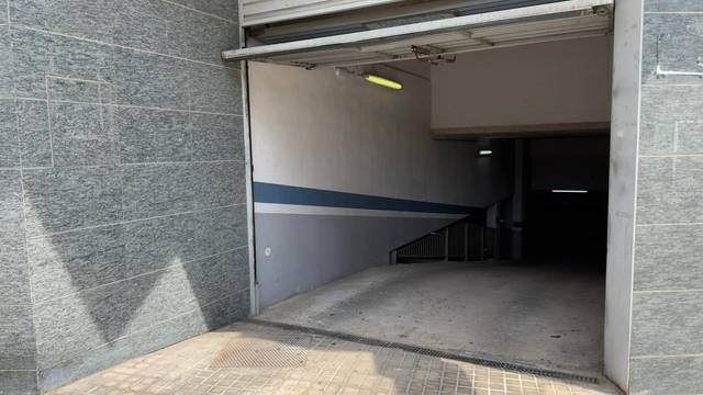 Garaje en Alquiler en Carrer de Frederic Mompou, 4 en Molí Nou - Ciutat Cooperativa