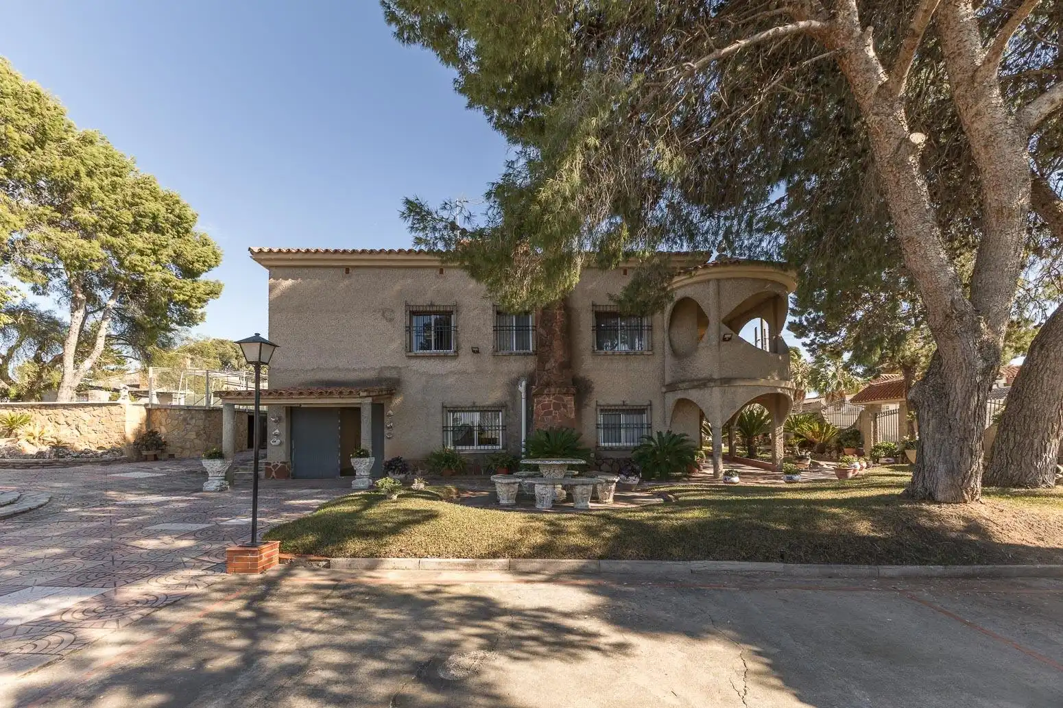 Vista exterior de Casa o chalet en venta en La Pobla de Vallbona con Aire acondicionado, Calefacción y Jardín privado