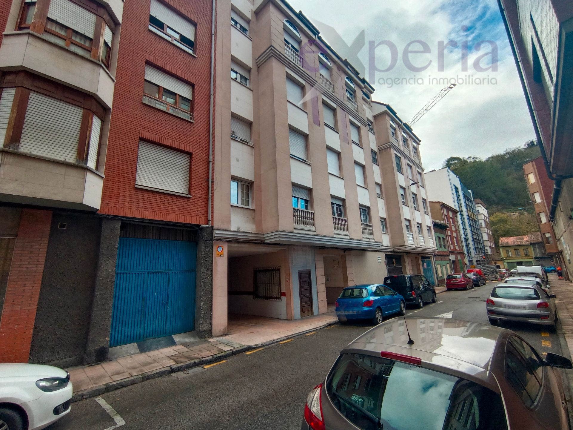 Vista exterior de Garatge de lloguer en Langreo