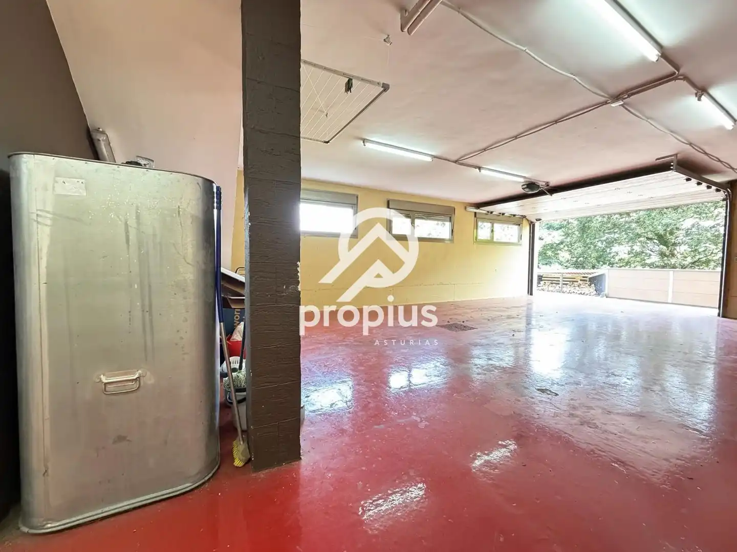 Parking de Casa o chalet en venta en Cangas de Onís con Calefacción, Terraza y Trastero