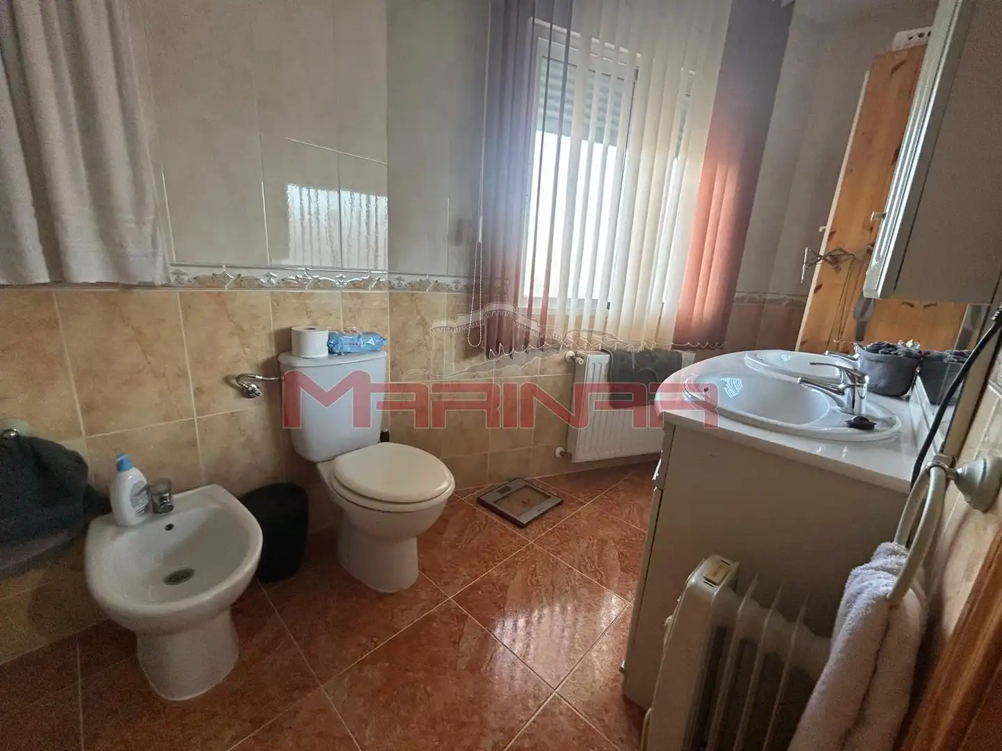 Bany de Casa adosada en venda en Seseña amb Aire condicionat, Calefacció i Jardí privat