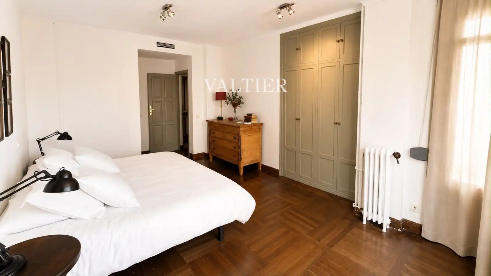 Schlafzimmer von Wohnung zur Miete in Madrid mit Klimaanlage, Heizung und Terrasse