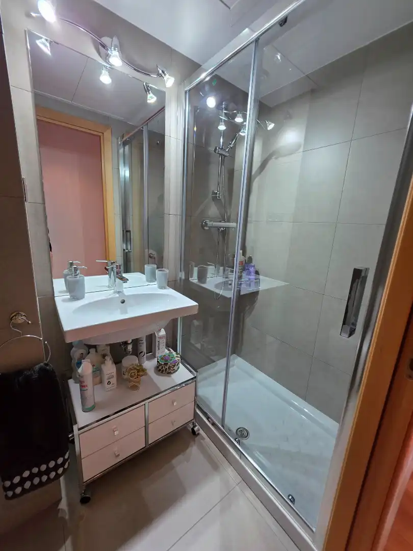 Baño de Piso en venta en Barcelona con Aire acondicionado, Calefacción y Jardín privado