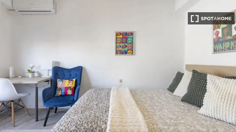Schlafzimmer von Wohnungen zur untervermieten in Paterna mit Klimaanlage, Terrasse und Möbliert