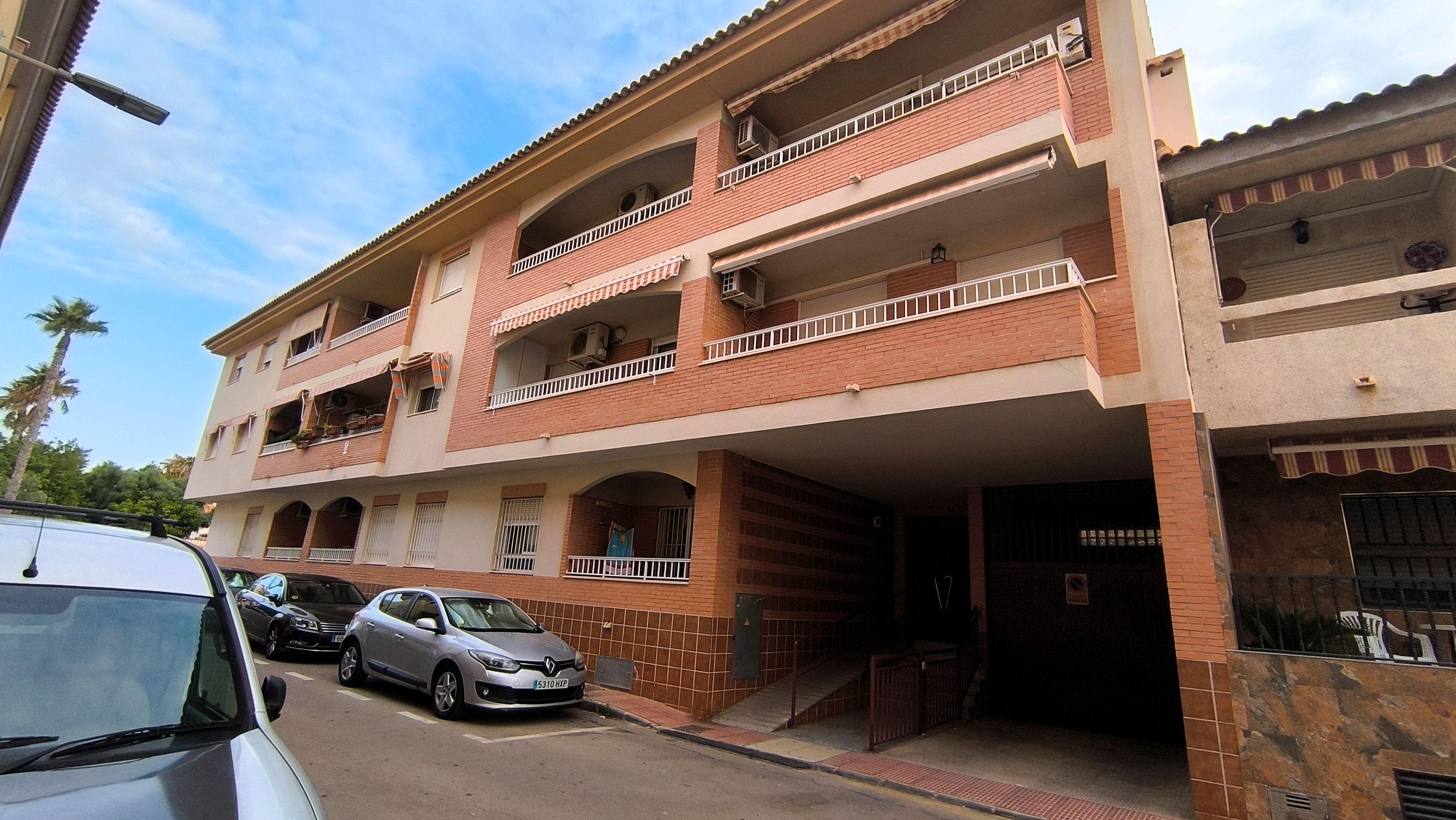 Vista exterior de Apartament en venda en Los Alcázares amb Aire condicionat, Moblat i Forn