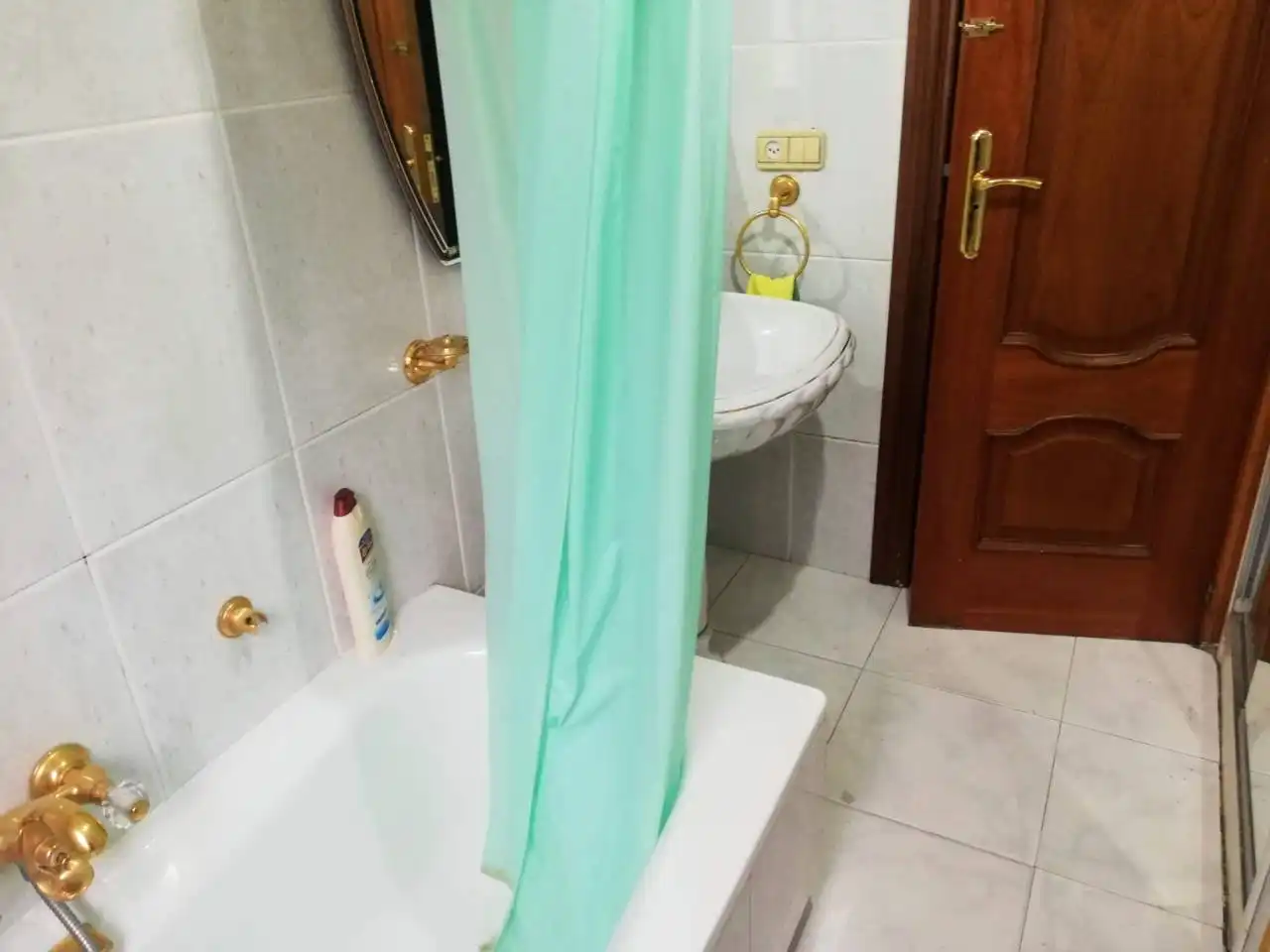 Bathroom of Flat for rent in Burgos  with Heating, Parquet flooring and Furnished