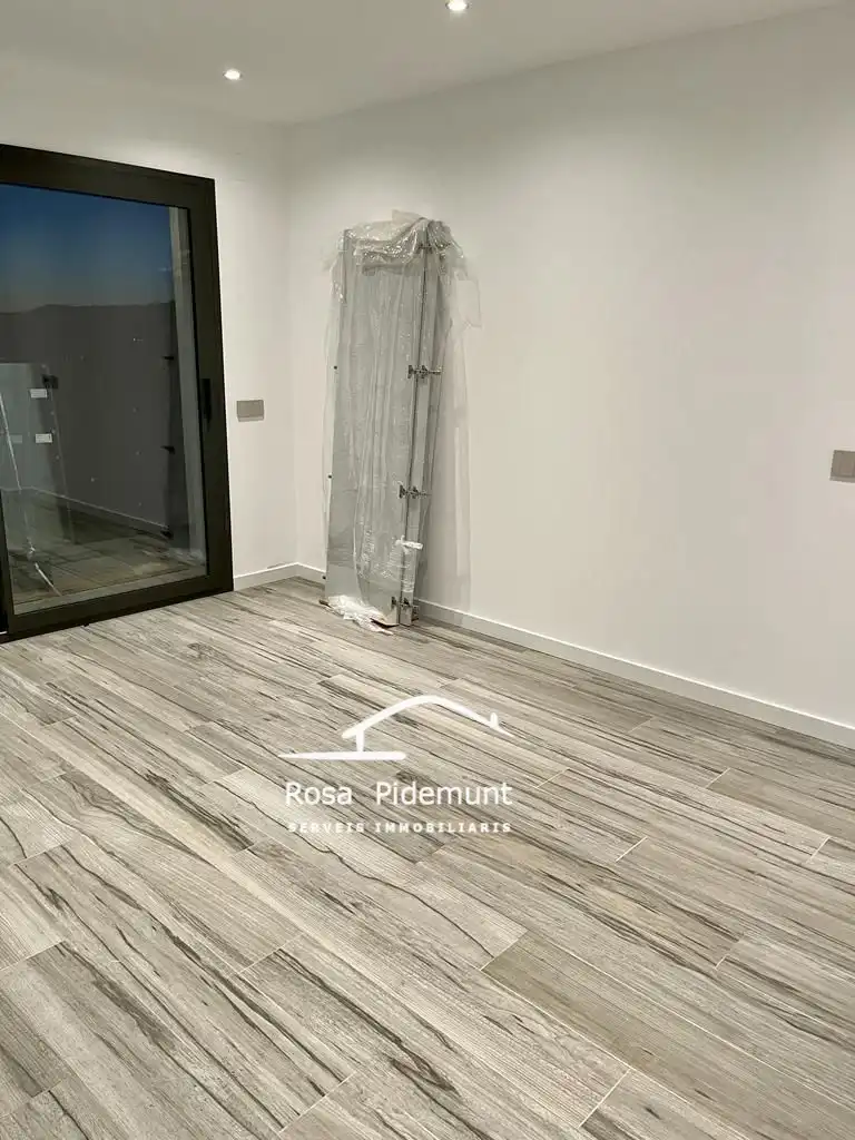 Casa amb piscina en venda a Carrer València, imagen 15