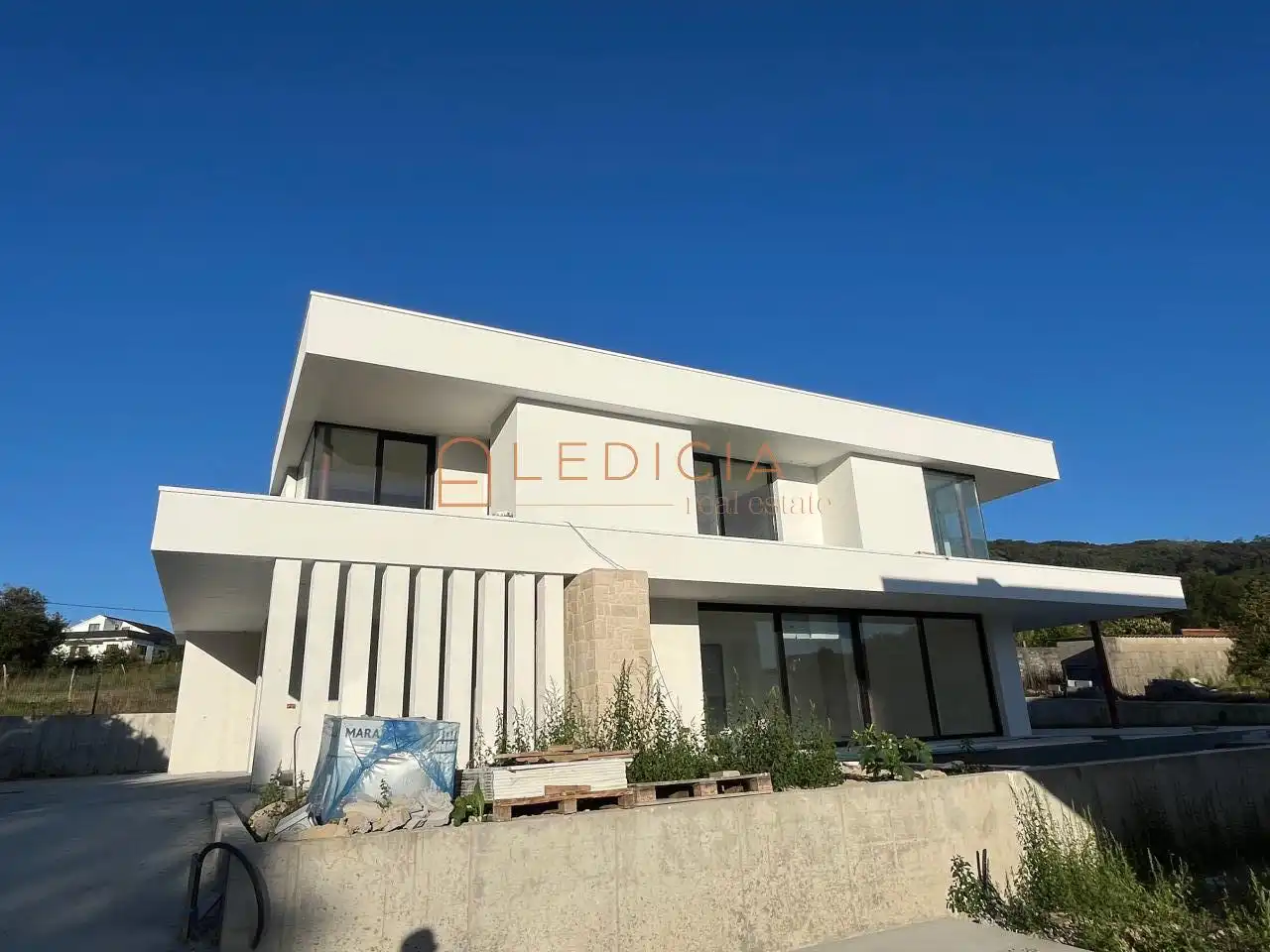 Vista exterior de Casa o chalet en venta en Vigo  con Calefacción, Jardín privado y Parquet