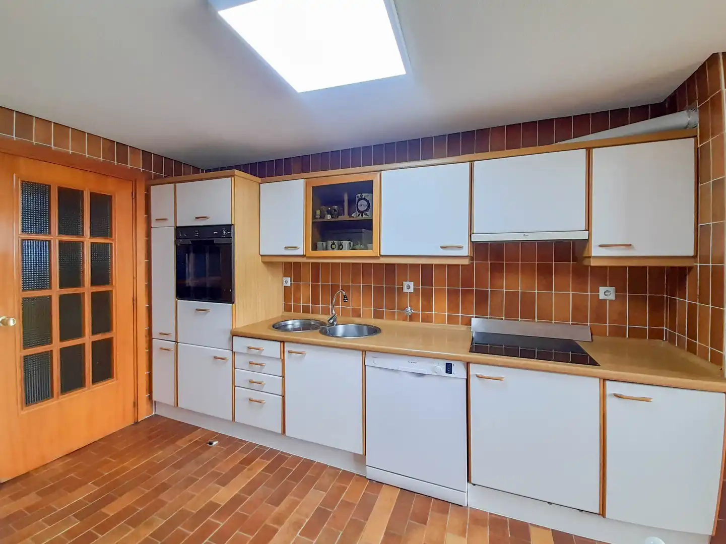 Kitchen of Flat for rent in Madrid  with Heating, Parquet flooring and Terrace