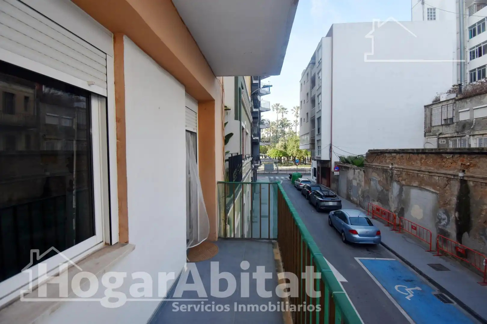 Vista exterior de Piso en venta en Castellón de la Plana / Castelló de la Plana con Calefacción, Terraza y Amueblado