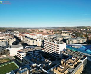 Vista exterior de Pis en venda en Burgos Capital amb Calefacció, Jardí privat i Terrassa