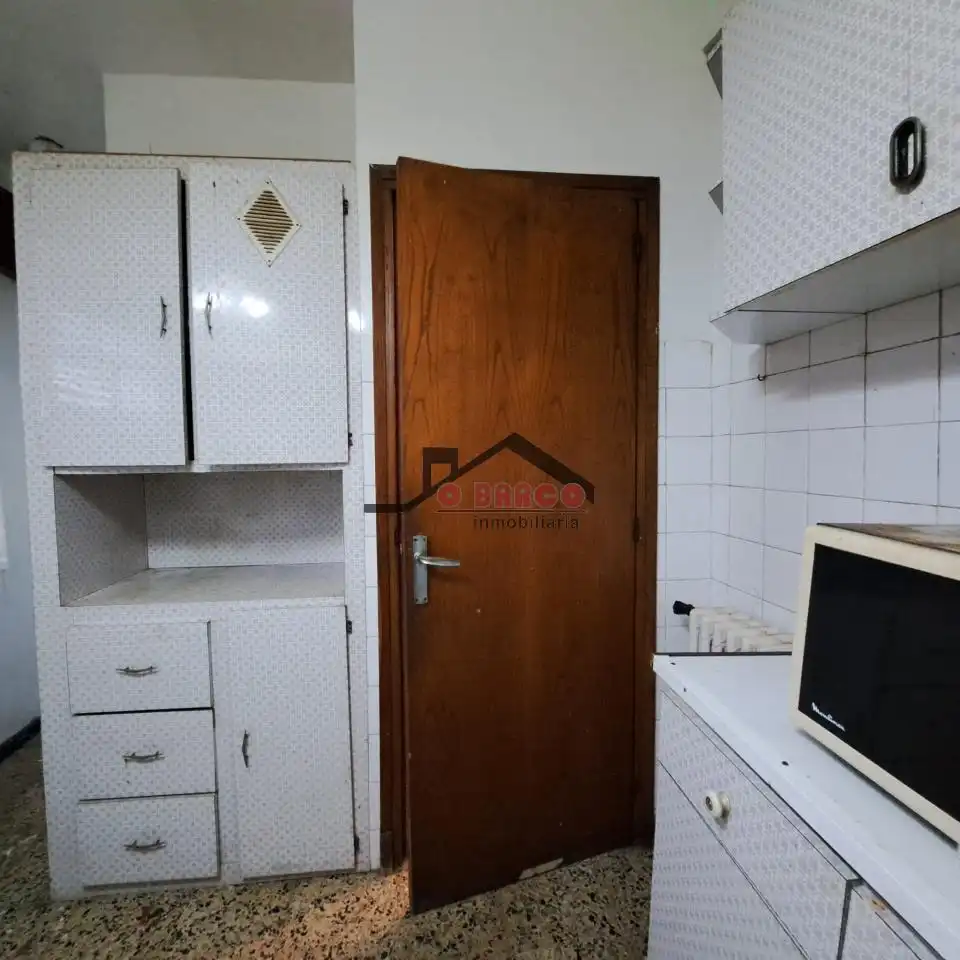 Casa amb terrassa en venda a AVDA BIERZO, imagen 2