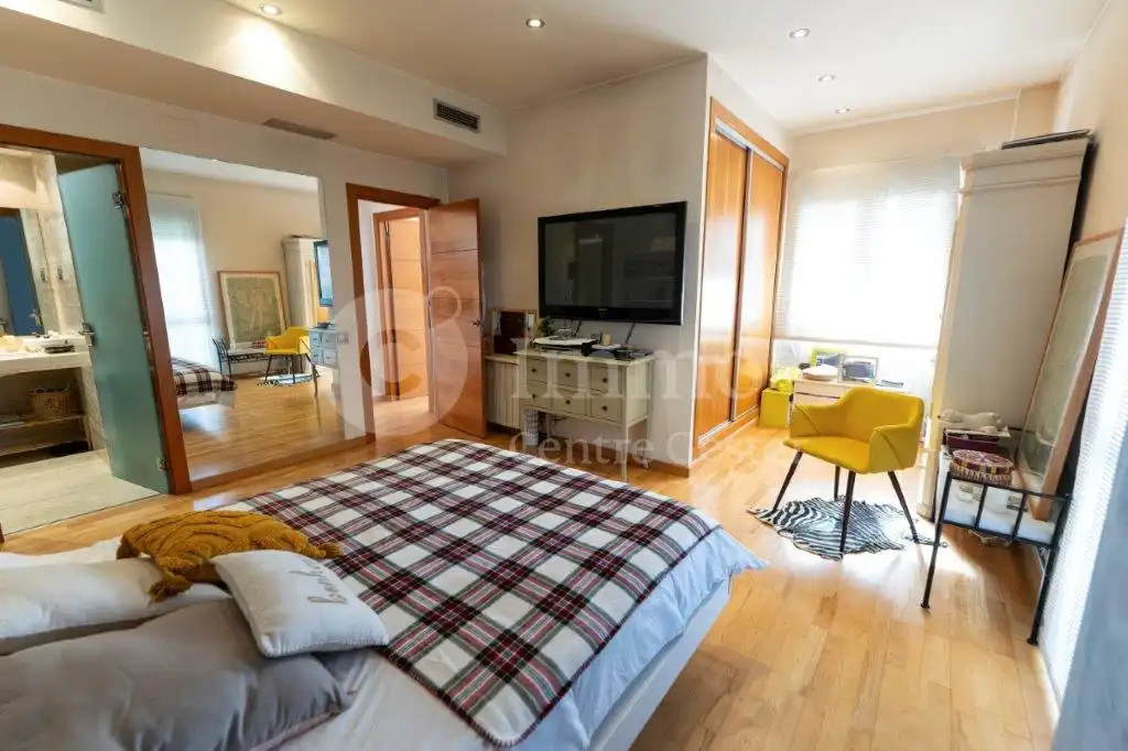 Habitación de Dúplex en venta en Lleida con Aire acondicionado, Calefacción y Parquet