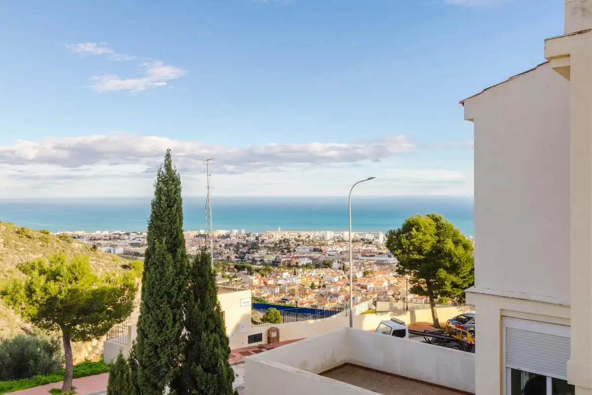Vista exterior de Casa adosada en venta en Benalmádena con Calefacción, Jardín privado y Terraza