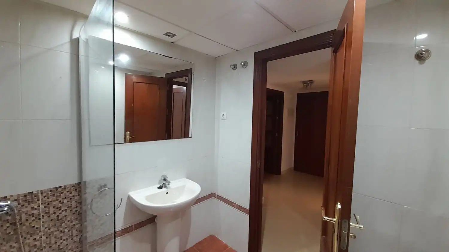Badezimmer von Wohnung zum Verkauf in Málaga mit Klimaanlage, Privatgarten und Terrasse