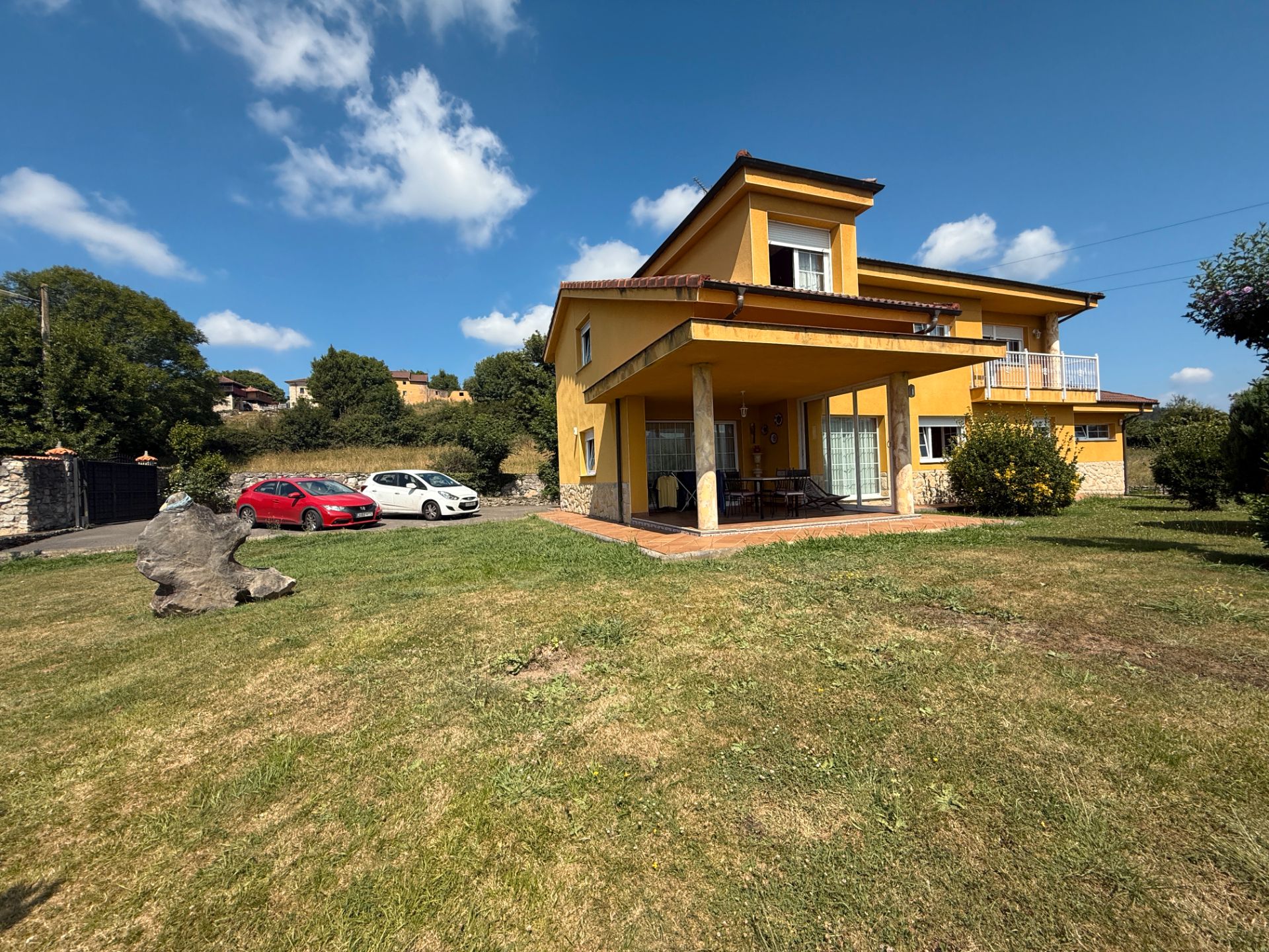 Jardí de Casa o xalet en venda en Las Regueras   amb Jardí privat, Terrassa i Traster