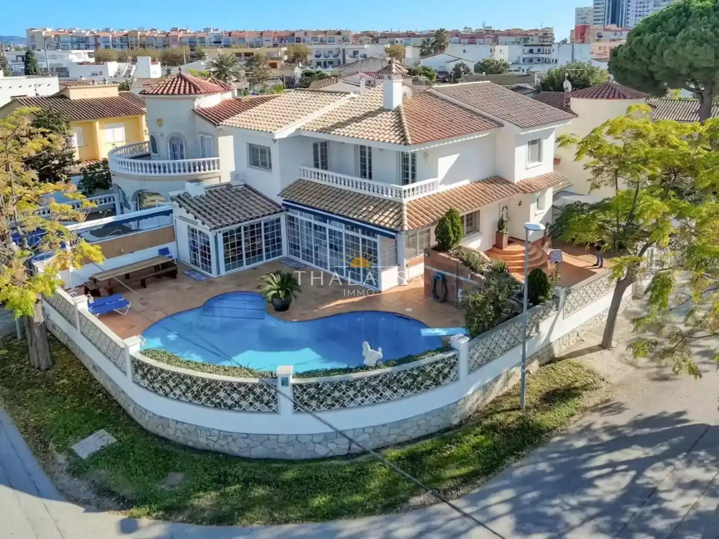 Haus mit Pool zum Verkauf in Carrer Requesens