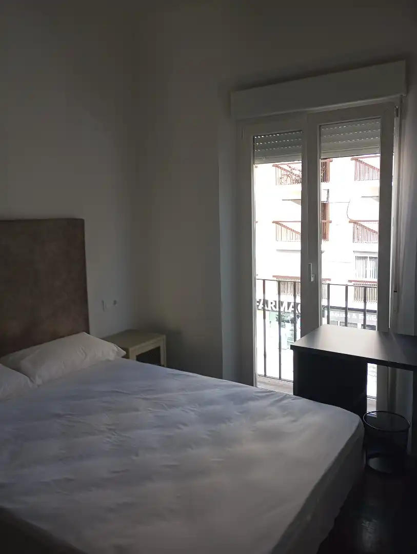 Schlafzimmer von Wohnung zur Miete in Granada mit Klimaanlage, Heizung und Möbliert