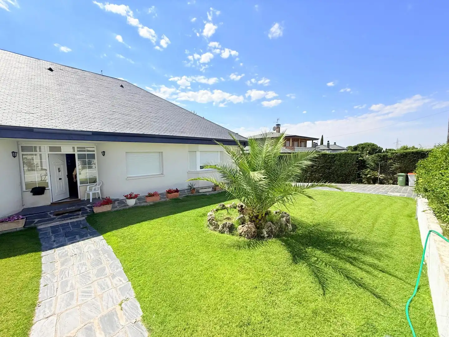 Vista exterior de Casa o chalet en venta en Boadilla del Monte con Aire acondicionado, Calefacción y Piscina