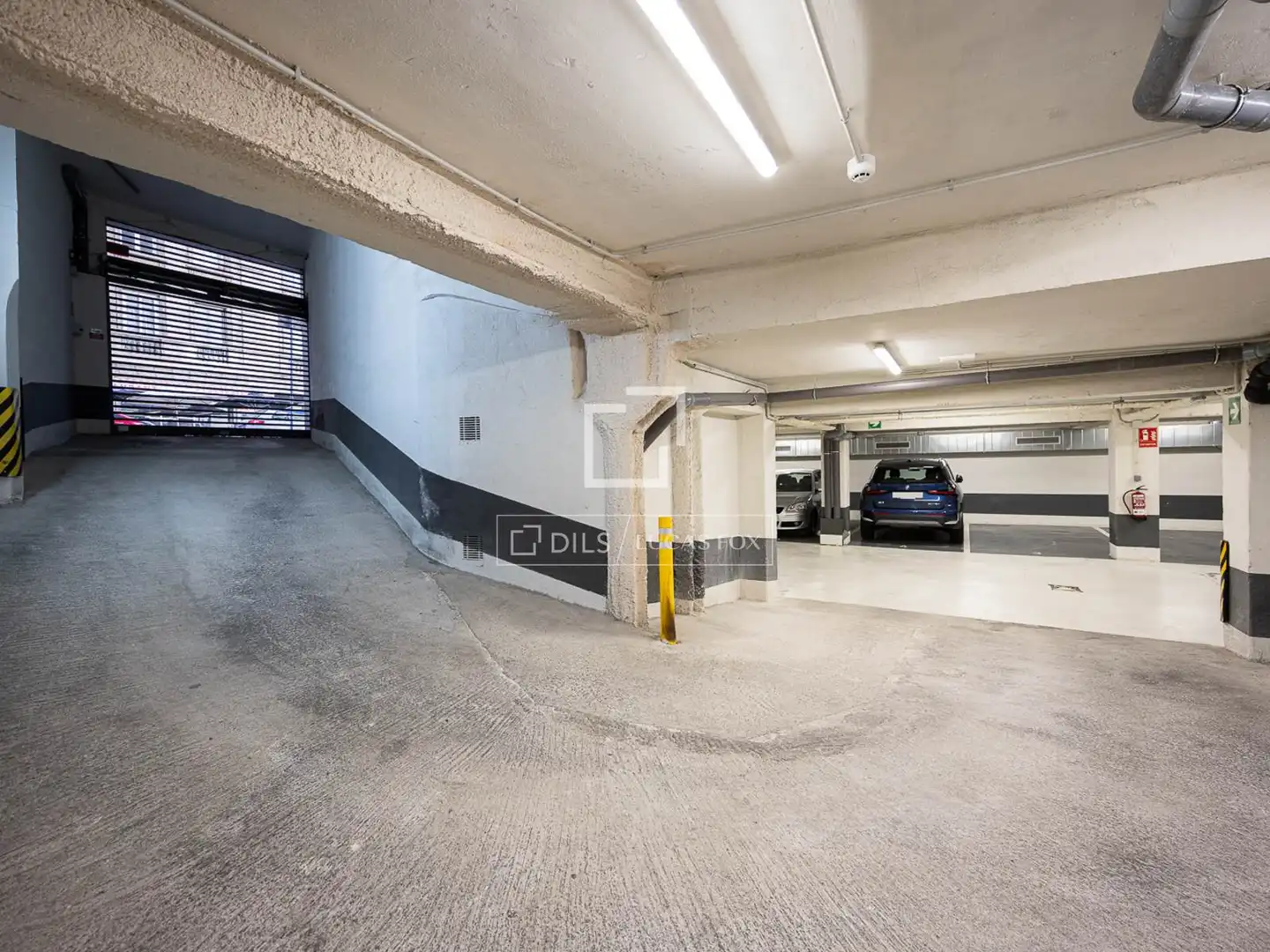 Parkplatz von Dachboden zum Verkauf in Barcelona mit Klimaanlage, Heizung und Terrasse