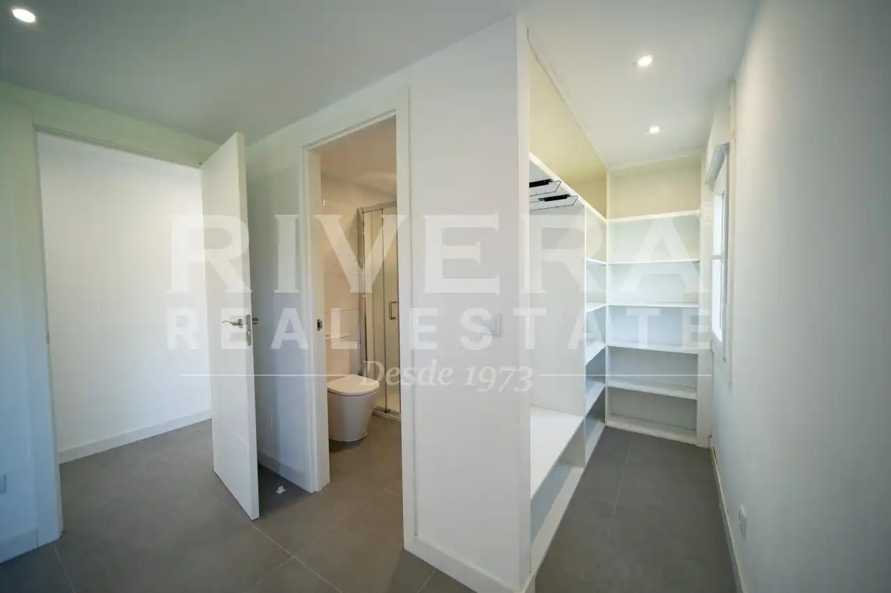 Baño de Piso en venta en Sanxenxo con Calefacción y Terraza