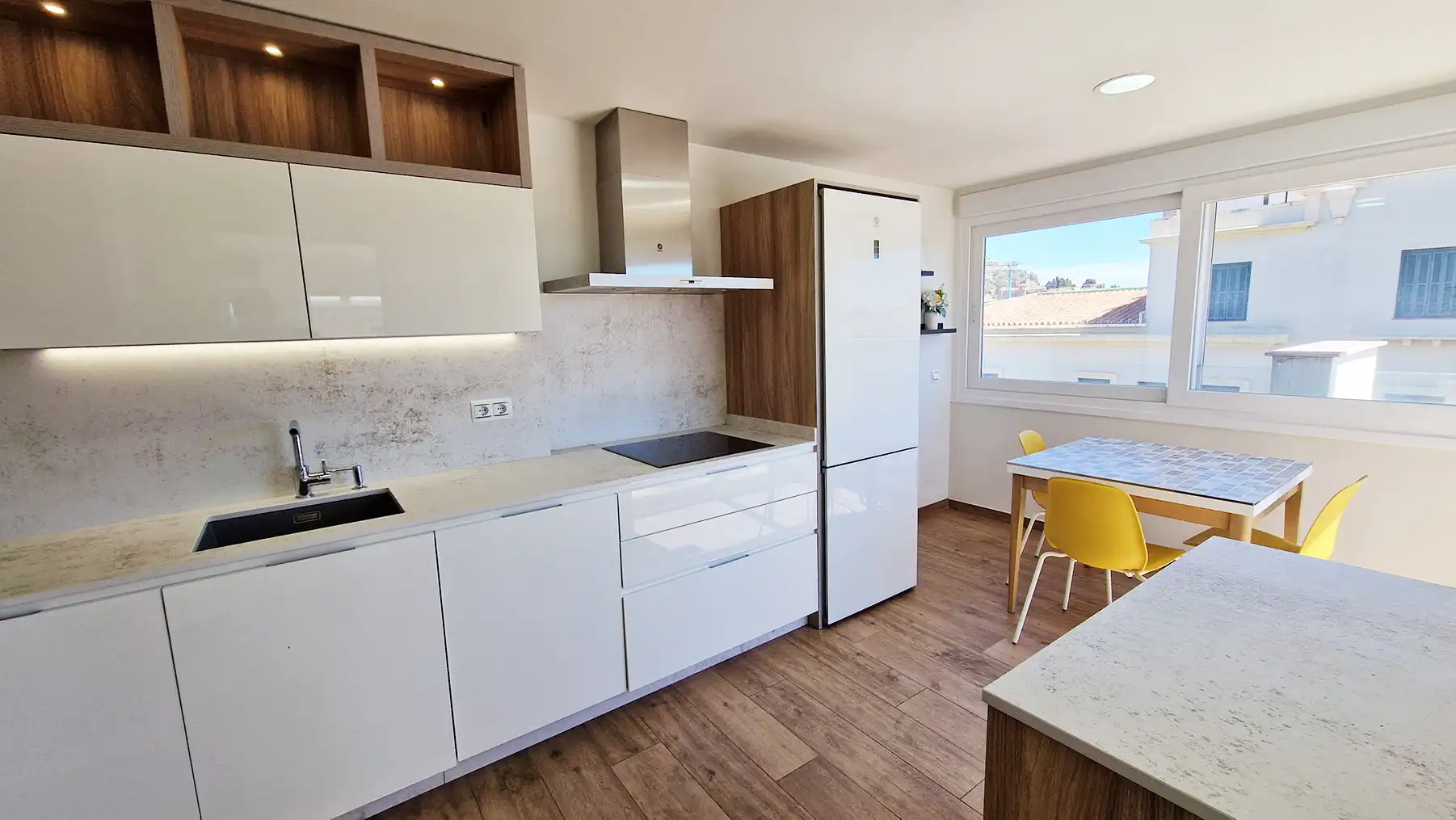 Kitchen of Attic for sale in Málaga  with Air Conditioner, Terrace and Furnished