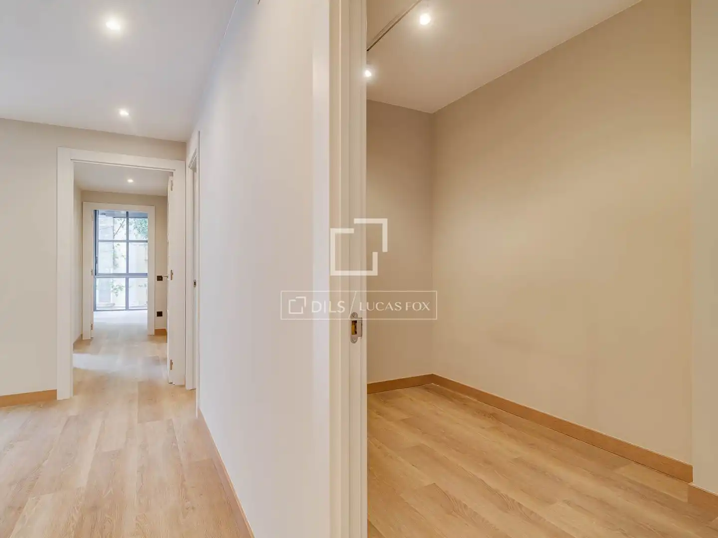 Flat for rent in Barcelona  with Air Conditioner and Parquet flooring