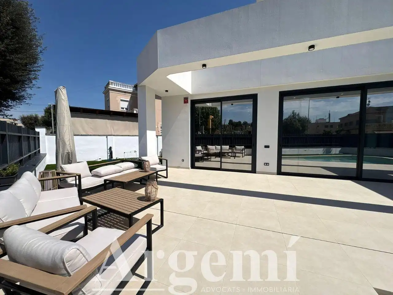 Terraza de Casa o chalet en venta en Santa Perpètua de Mogoda con Aire acondicionado, Jardín privado y Piscina