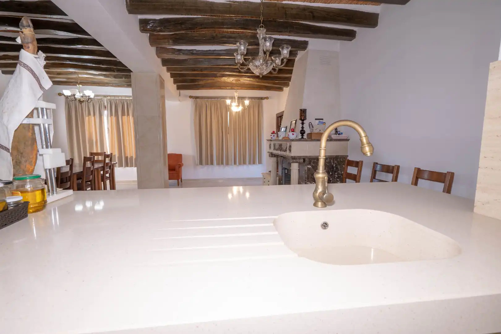 Küche von Country house zum Verkauf in Válor mit Privatgarten, Terrasse und Abstellraum