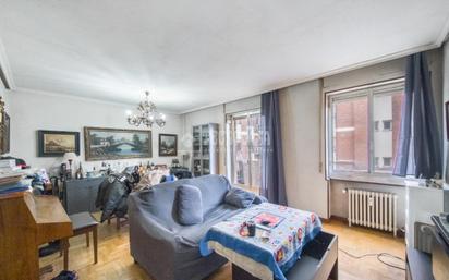 Living room of Flat for sale in  Madrid Capital  with Heating and Balcony